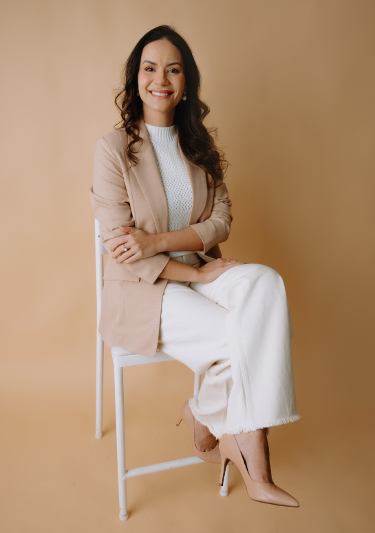 Dra. Marianne Costa – Foto 1 do carrossel da seção “Quem Sou Eu?”