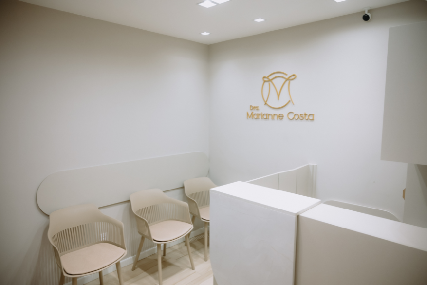 Foto 2 do carrossel – Recepção do consultório da Dra. Marianne Costa.