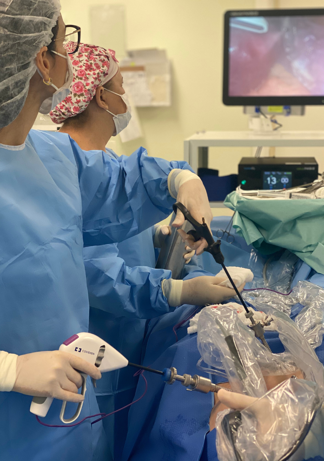 Foto 4 do carrossel da página de Cirurgias da Dra. Marianne Costa.