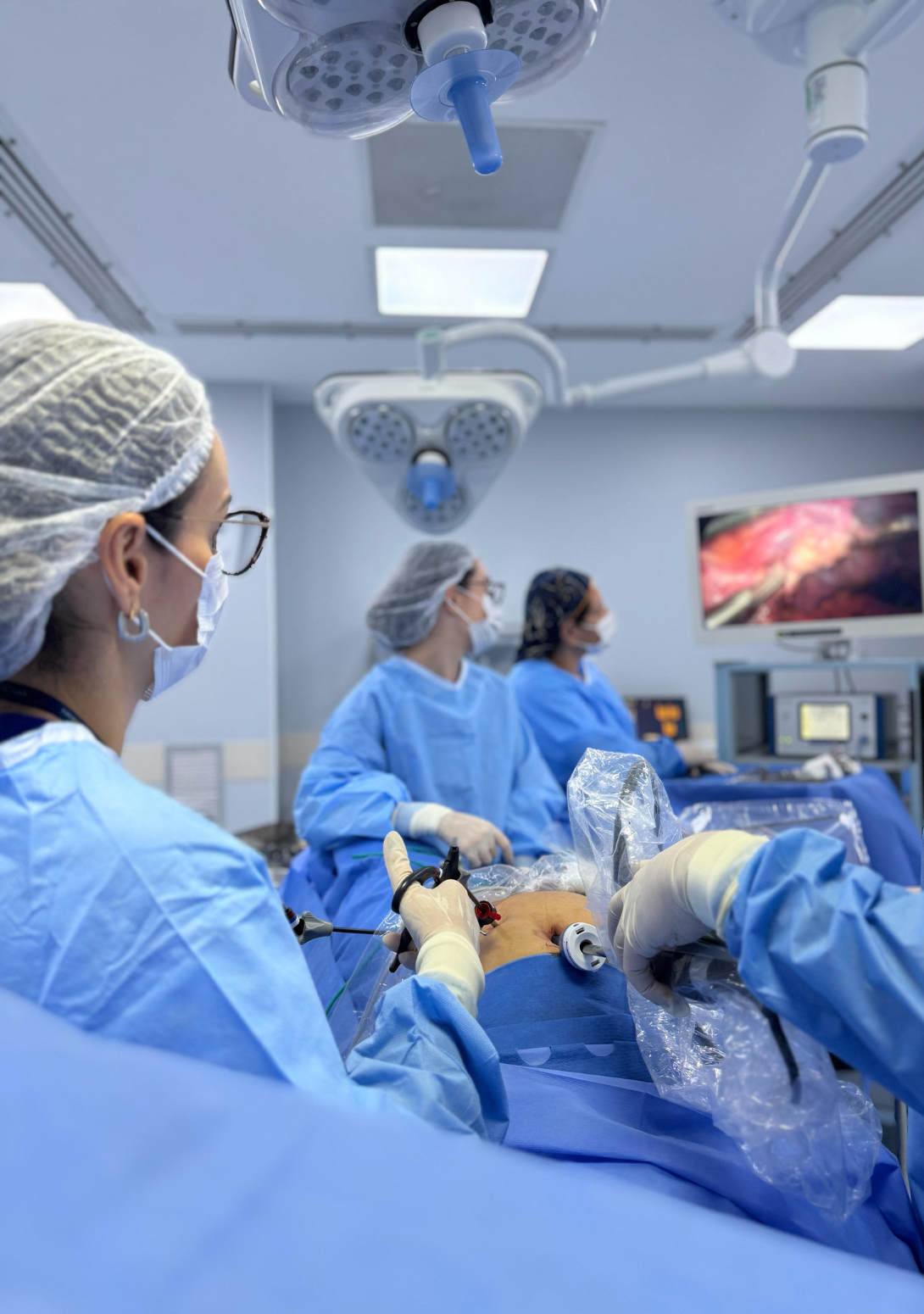 Foto 8 do carrossel da página de Cirurgias da Dra. Marianne Costa.